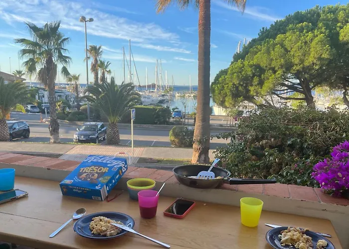 Holiday home Maison Du Pecheur Bord De - 2 A 4 Pers Saint-Raphael (Var)