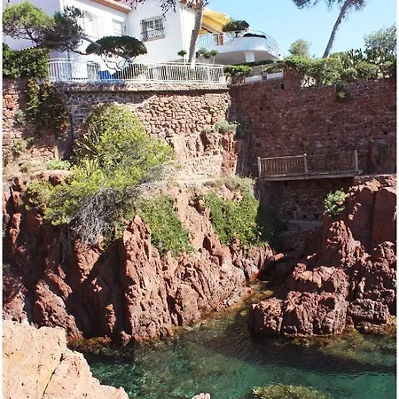 Holiday home Maison Du Pecheur Bord De - 2 A 5 Pers Saint-Raphael (Var)